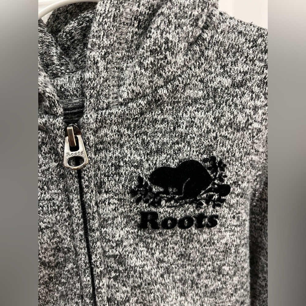 ROOTS 4T Zip Up Hoodie Thicker Material - Picture 2 of 5